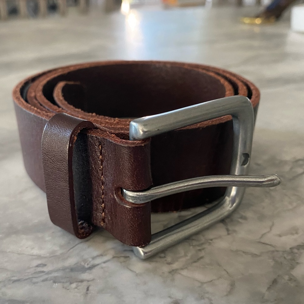 Vineyard Vines Leather Belt — size 36